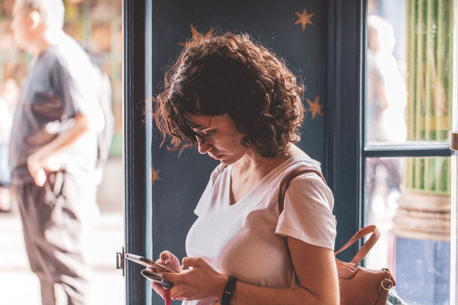 WhatsApp libera IA que responde cliente às 23h no Brasil — e a conta da mensagem enviada não é mais zero